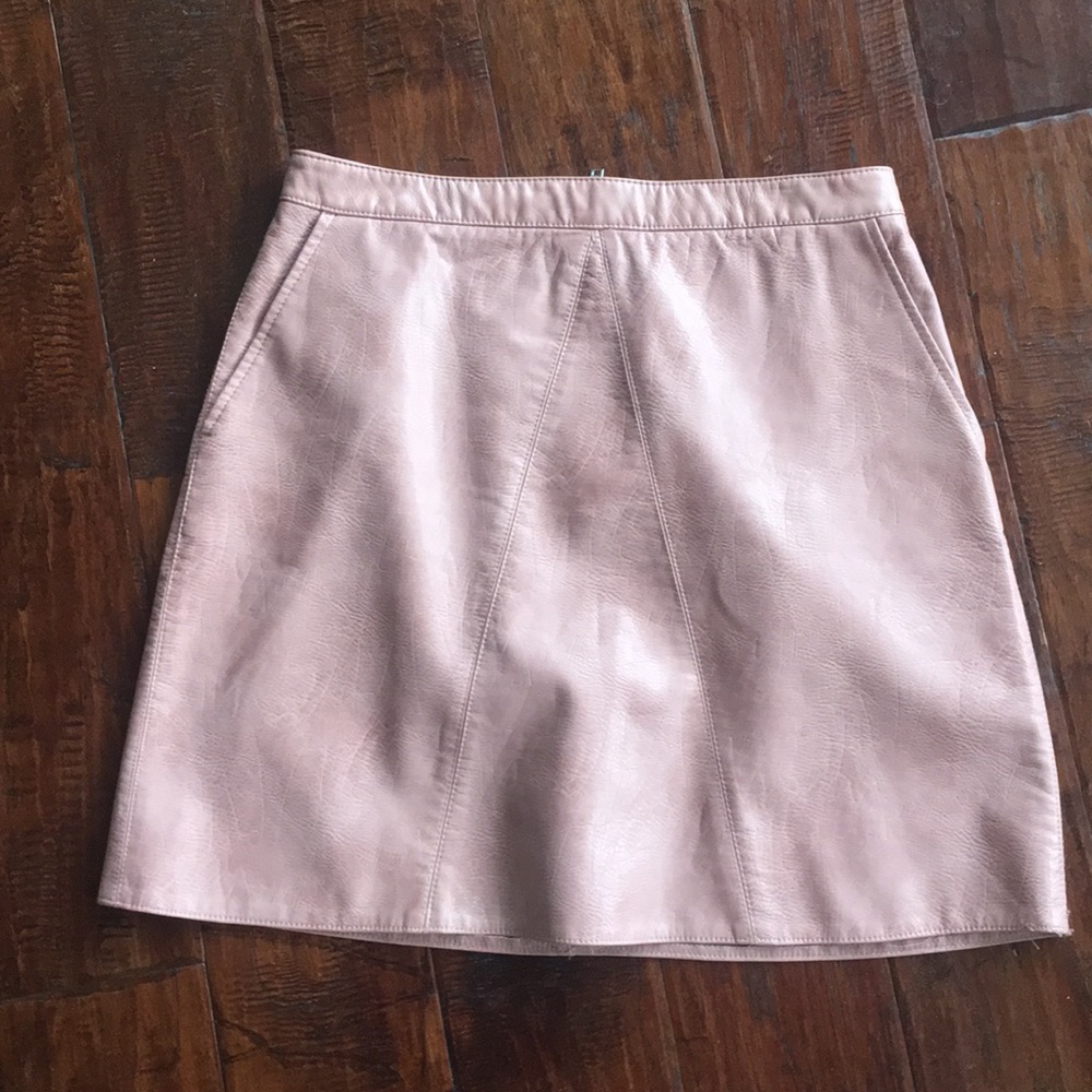 ZARA A lineFAUX leather mini skirt baby pink sz M